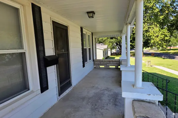 211 E 6th ST, Frankfort, KS 66427