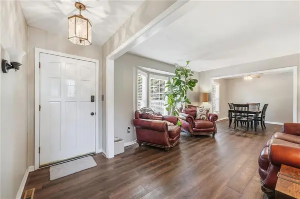 3713 Stanton ST, Lee's Summit, MO 64064
