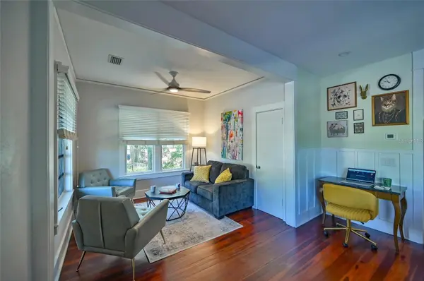 2408 HILLVIEW ST, Sarasota, FL 34239