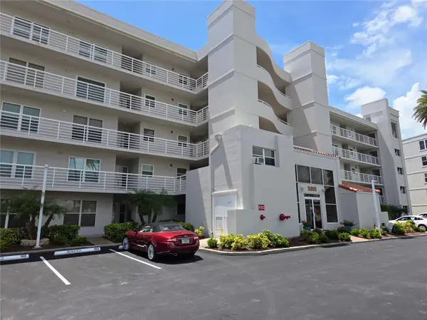 5801 BAHIA DEL MAR CIR #113, St Petersburg, FL 33715