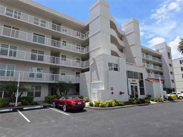 5801 BAHIA DEL MAR CIR #113, St Petersburg, FL 33715