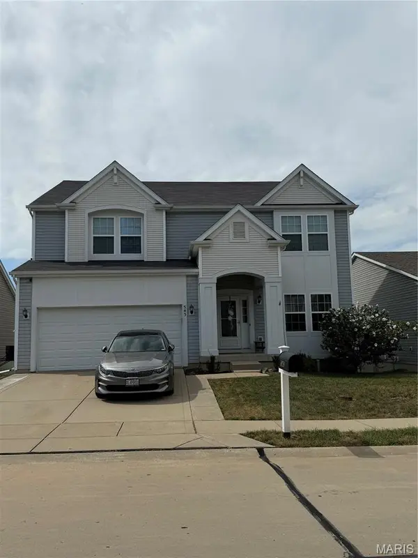 543 Country Chase DR, Lake St Louis, MO 63367