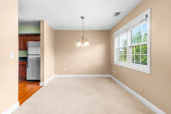 39 Foxcroft RD #203, Naperville, IL 60565