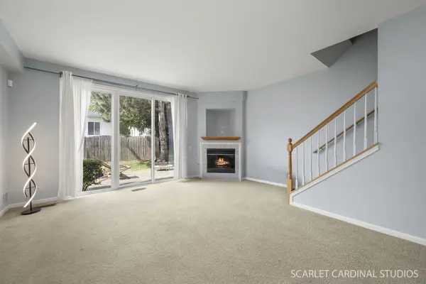 2875 Stonewater DR #2875, Naperville, IL 60564