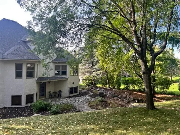 4320 Vinewood LN N, Plymouth, MN 55442