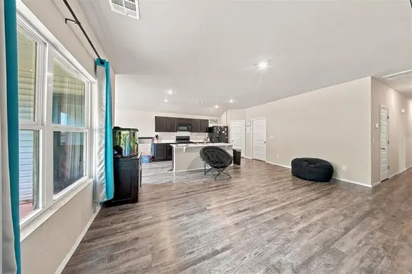 4212 Olivia ST, Mustang, OK 73064