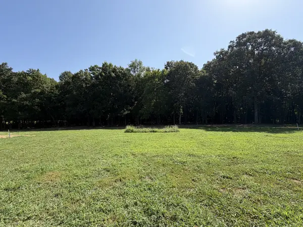 2 Newt McKnight Rd, Mcminnville, TN 37110