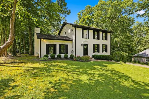 100 Stephen Nicks Dr, Dickson, TN 37055