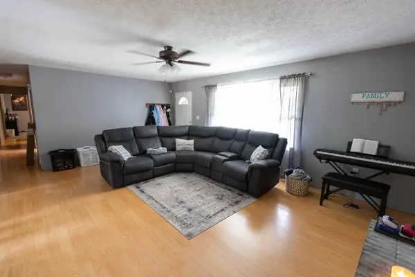 494 S Linden AVE, Sparta, MO 65753