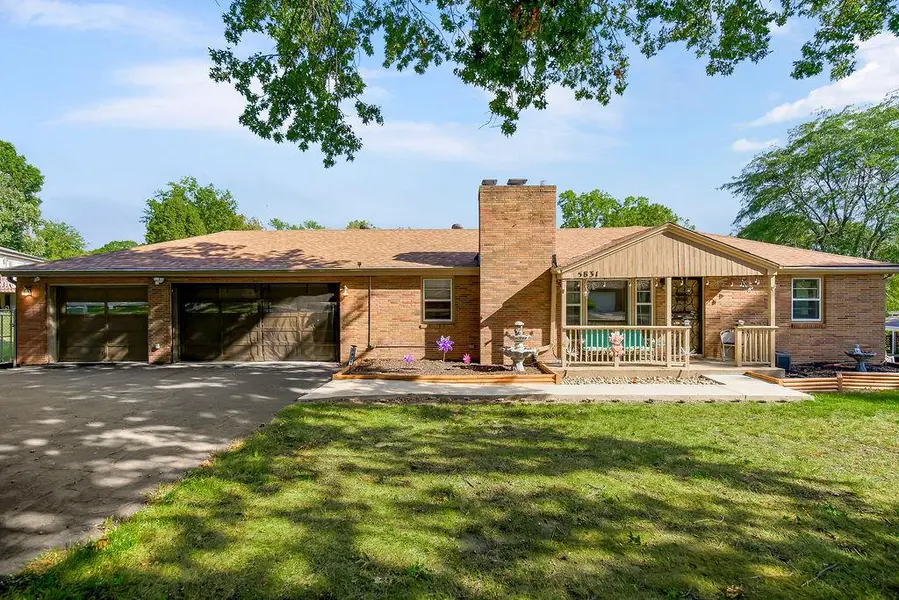 5831 N Ava AVE, Kansas City, MO 64151