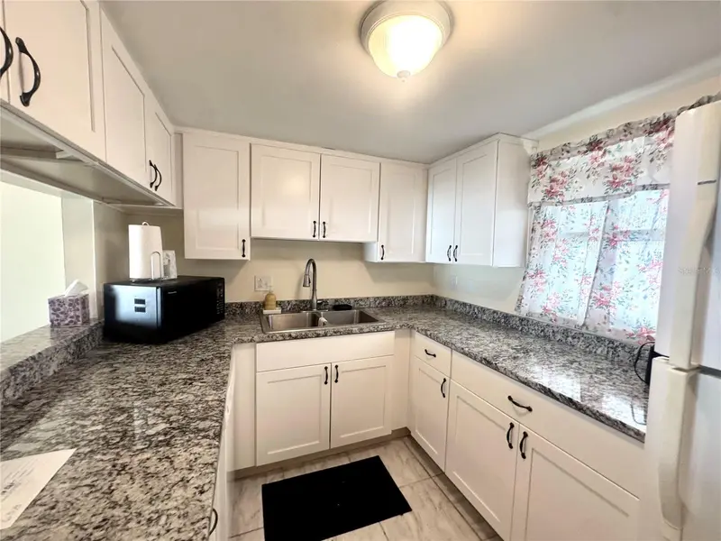 7701 STARKEY RD #638, Seminole, FL 33777