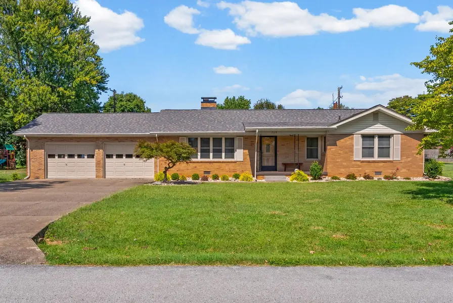 205 Sherwood Dr, Hopkinsville, KY 42240