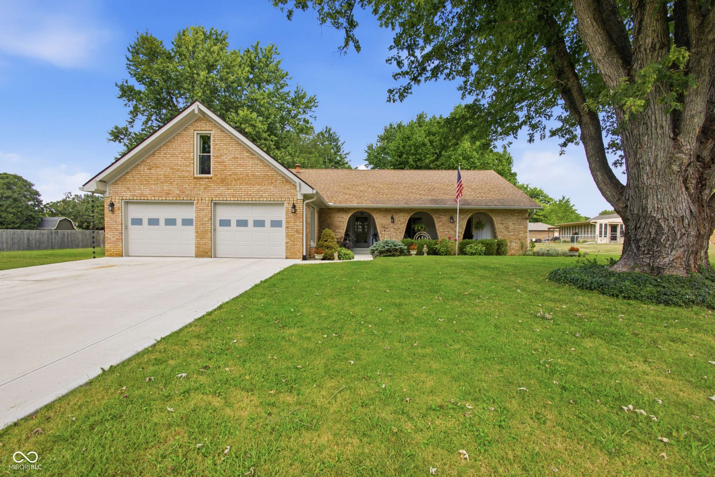 4044 Hazy LN, Greenwood, IN 46142