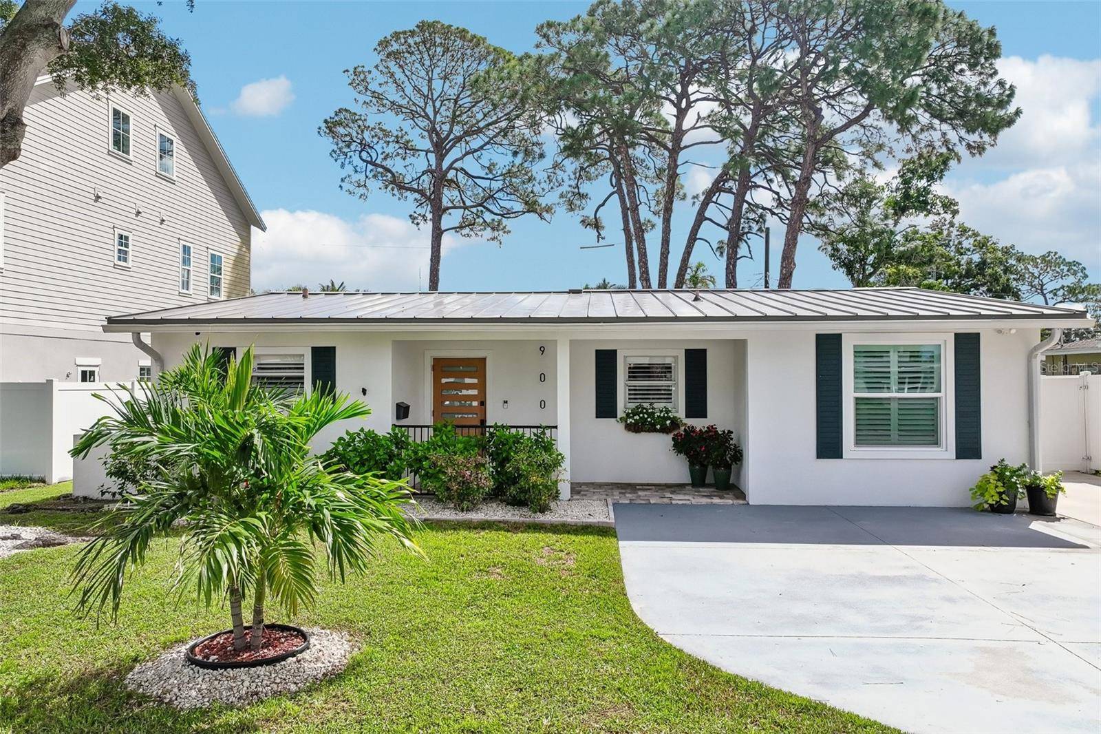 9001 BAY ST NE, St Petersburg, FL 33702