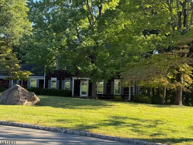 5 Harvey Dr, Bernardsville Boro, NJ 07924