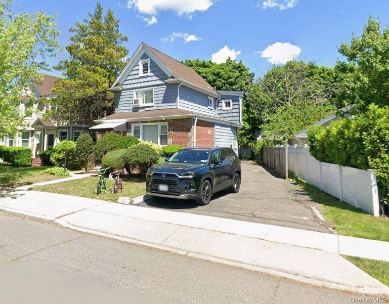 14 Chestnut ST, Lynbrook, NY 11563