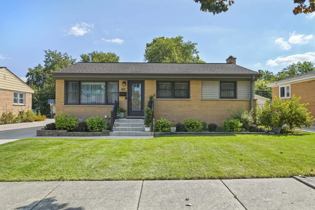 421 Vassar LN, Des Plaines, IL 60016