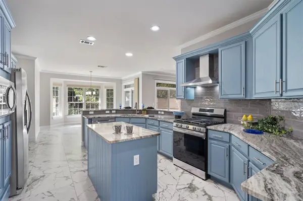 302 Armstrong DR, Georgetown, TX 78633