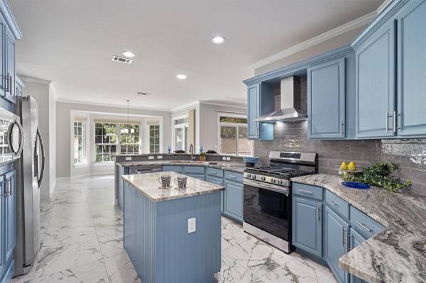 302 Armstrong DR, Georgetown, TX 78633
