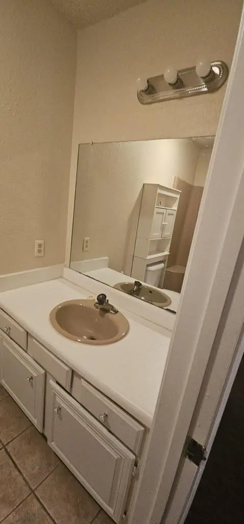 102 Falcon LN #1, Horseshoe Bay, TX 78657