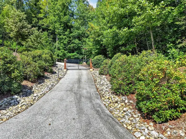 364 Rock Creek RD, Zirconia, NC 28790