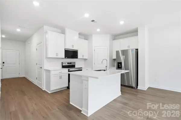 9017 Foggy Brook LOOP, Charlotte, NC 28216