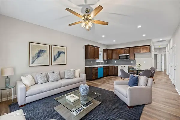 121 S Cedar ST, Ottawa, KS 66067