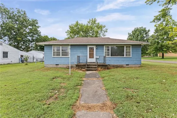 624 N Vermont ST, Iola, KS 66749