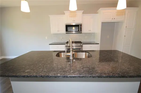 3310 NW 93rd ST, Kansas City, MO 64154