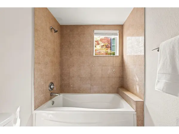 3033 Blake #112, Denver, CO 80205