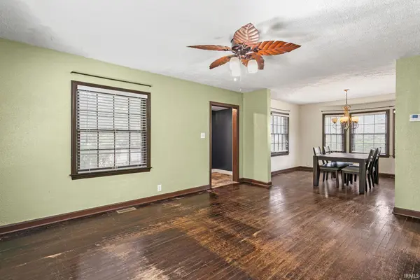 2718 S Locust RD, South Bend, IN 46614