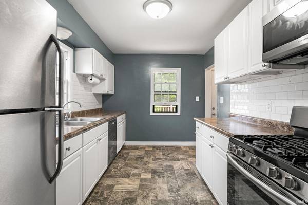 2718 S Locust RD, South Bend, IN 46614