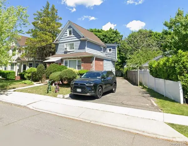 14 Chestnut ST, Lynbrook, NY 11563