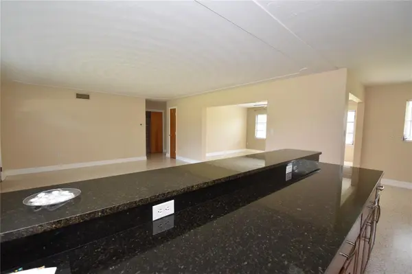 6611 COLONIAL DR, Sarasota, FL 34231