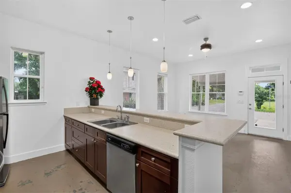 727 NW 4TH AVE, Gainesville, FL 32601