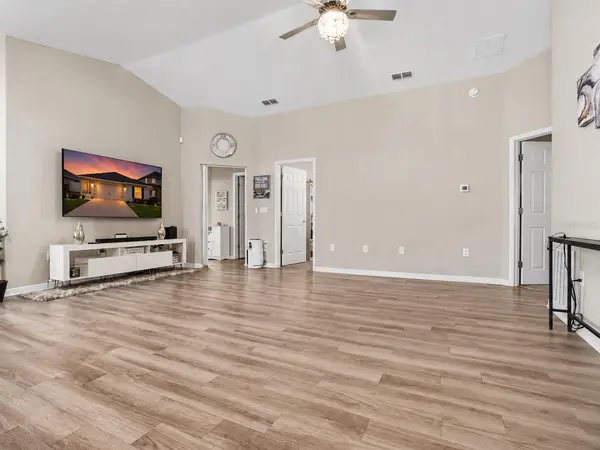 8016 DIAMOND CREEK LN, Lakeland, FL 33809