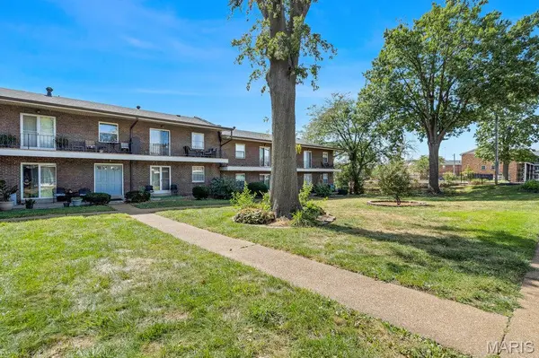 6935 Colonial Woods DR #23, St Louis, MO 63129