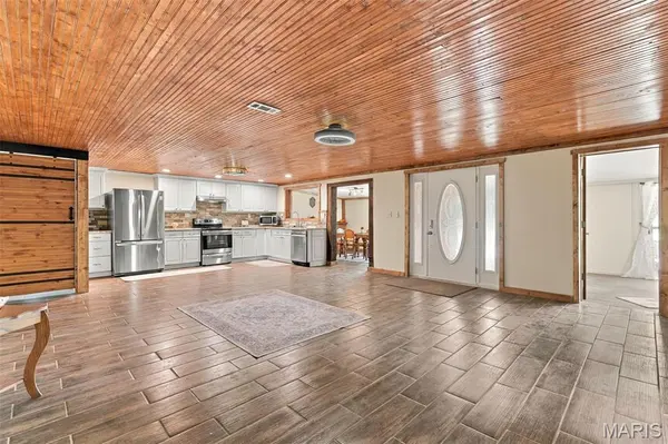 21479 State Highway U, Warrenton, MO 63383
