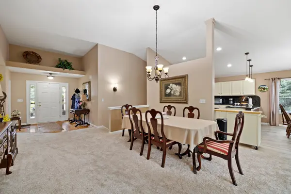 3912 Boone Creek CIR, Mchenry, IL 60050