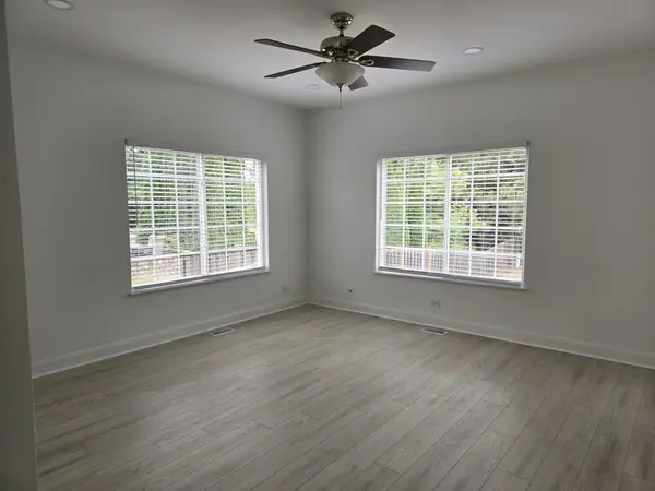 117 WOODLAND PARK CIR, Gilberts, IL 60136