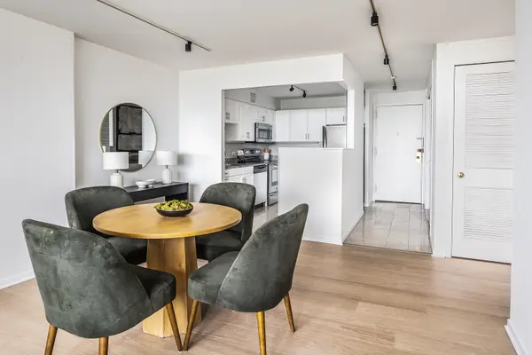1636 N Wells ST #1606, Chicago, IL 60614