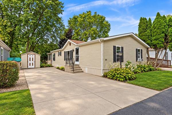141 Kathryn LN, Sandwich, IL 60548