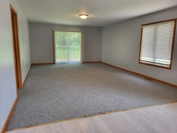 34 Victoria CIR, La Porte, IN 46350