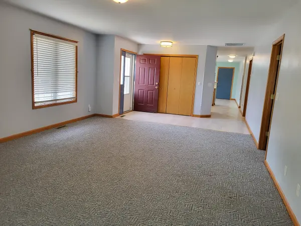 34 Victoria CIR, La Porte, IN 46350