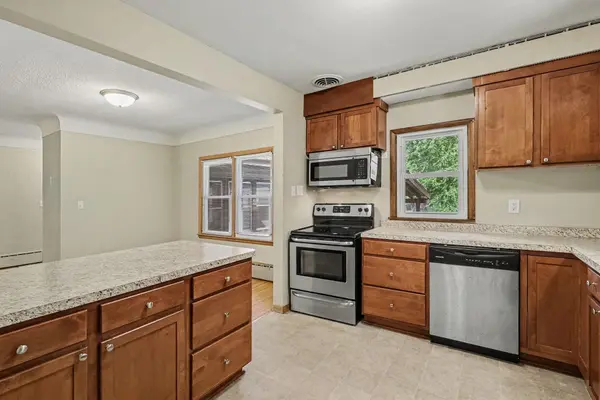 1440 Harmony DR, Saint Paul, MN 55115