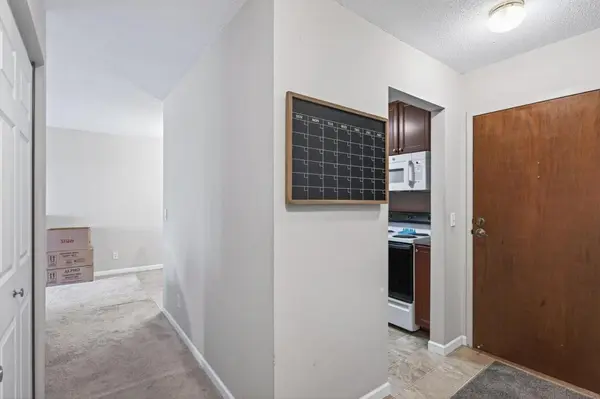 181 Little Canada RD E #334, Little Canada, MN 55117