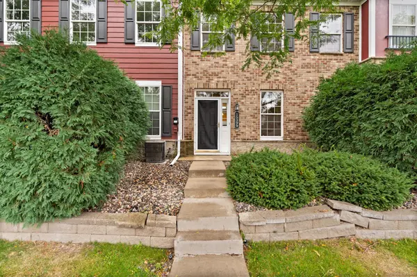 15399 Foliage AVE #1204, Apple Valley, MN 55124