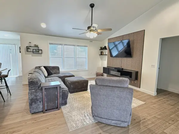 336 VILLAGE LN, Ripon, WI 54971