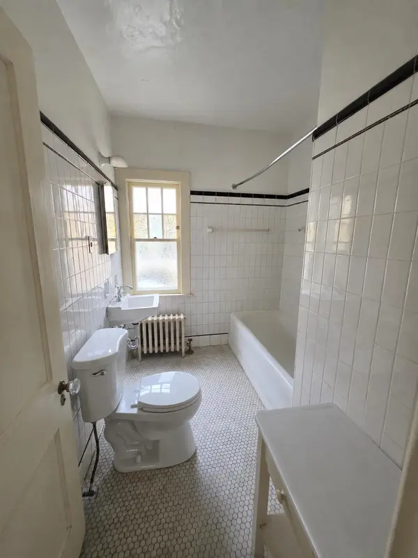 2928 N DOWNER AVE, Milwaukee, WI 53211