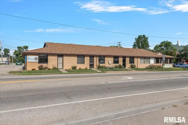 215-221 N MAIN ST, Chatham, IL 62629